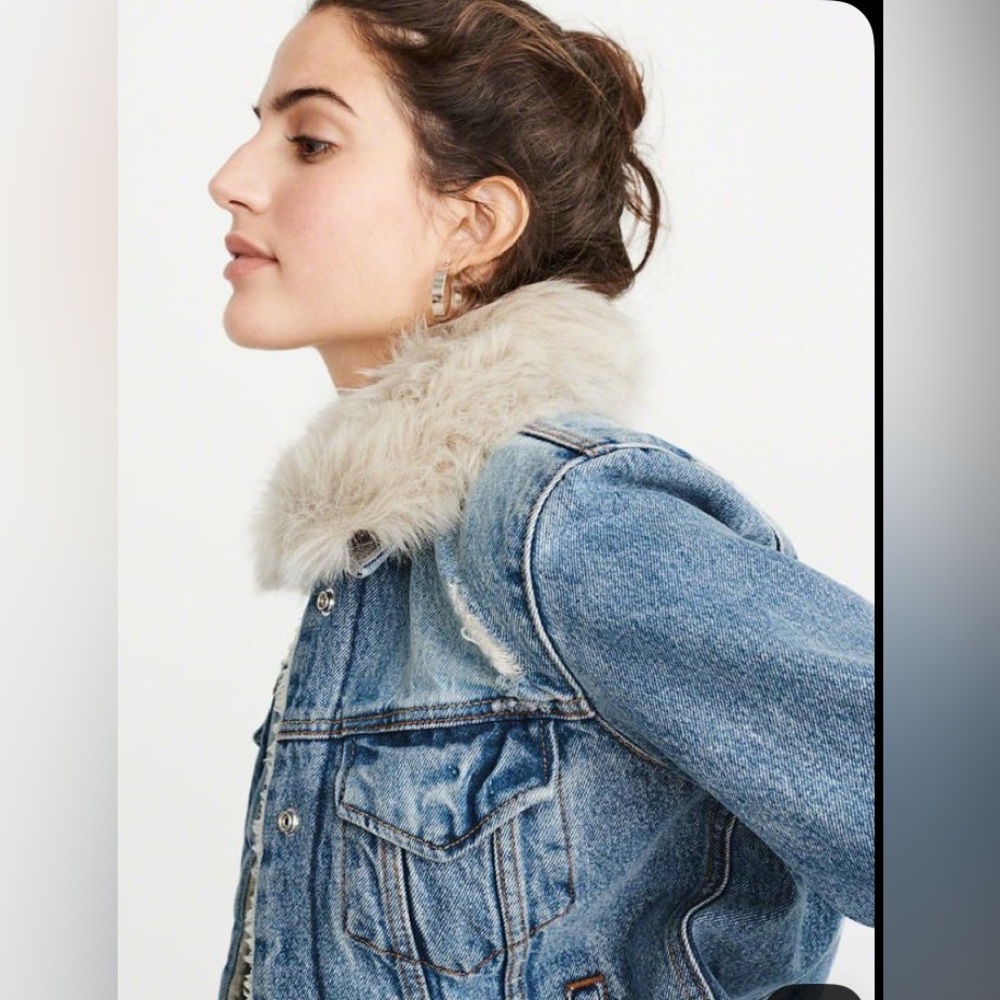 Abercrombie & fitch Denim Jacket with Faux Fur Collar - Picture 4 of 12